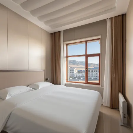 Bole Yunhai No.1 Hotel (Sailimu Lake Scenic Area East Gate Visitor Center)
