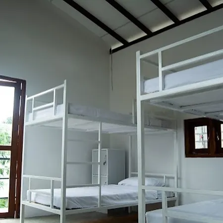 Diamond shine hostal and bunk beds
