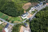 Zimu Home Homestay (Anji Dragon Encounter Grand Canyon Rafting) - Mountain view