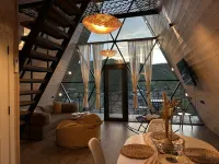 Space Trip Boutique Hotel - Homestays