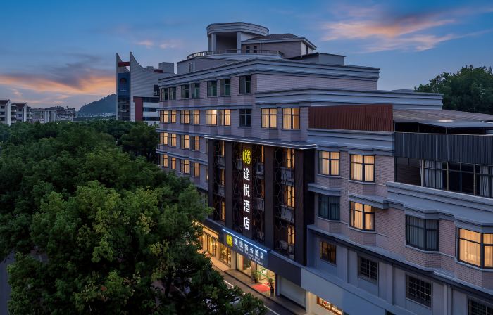 Tuyue Hotel
