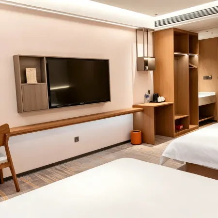 Weining Yutian Grand Hotel