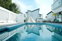 Shuguo Jule Xinglv Hostel - Rooftop Pools