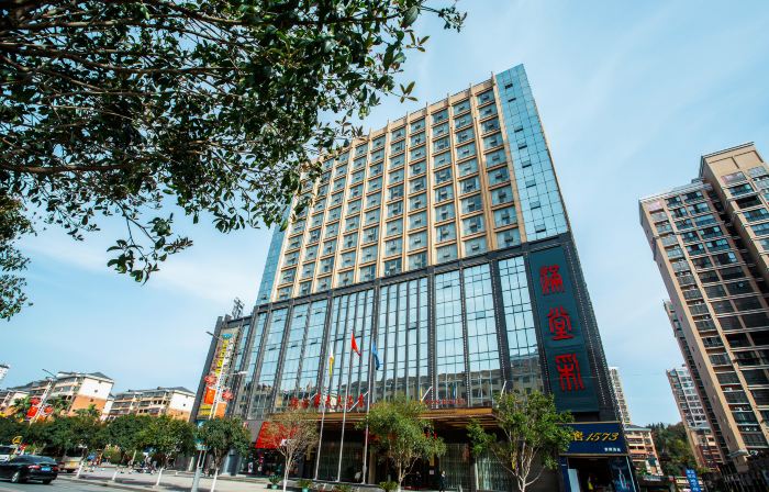 Longcheng Huatian Hotel