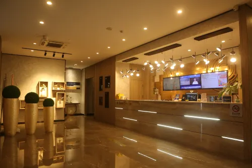 GreenTree Inn Express Hotel (Changshu Southeast Avenue) - 2 Yıldız