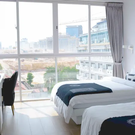 La Vogue Boutique Hotel & Casino Отели рядом с достопримечательностью «Пляж Очутель»