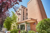 Hôtel Cinépole - Proche Paris Các khách sạn ở Saint-Maur-des-Fosses
