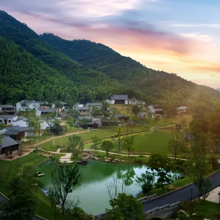 Jiuhuashan Wenzong Ancient Village Hotel