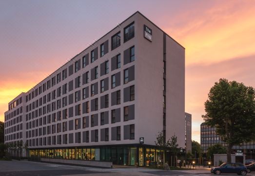 호텔 조식 및 편의시설