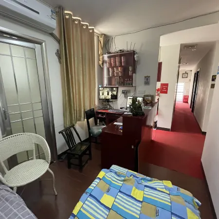 Pingjiang Herun Hotel