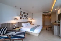 Mayaana Beach Resort Pattaya (Formerly known as Golden Tulip Pattaya Beachfront Resort) - balcone