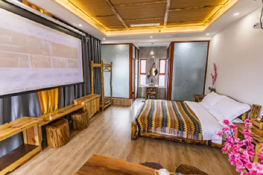 Lugu Lake Longing·Country Courtyard