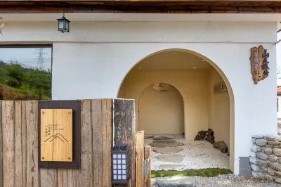 Beijing Mountain is a Traveler · Yunwai Changu B&B Hotel in zona Taoyuan fairy valley