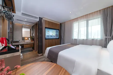 Homeinn Plus Hotel (Zhuhai Gongbei Port)
