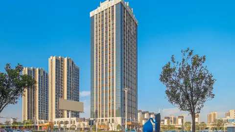 Vienna International Hotel (Changde Liuyehu store) in 常徳