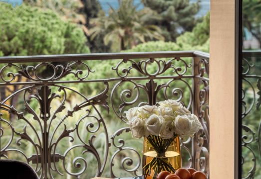 1. 아난타라 플라자..