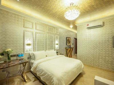 Ritz Residence - A Member of The Luxury Hotel Group