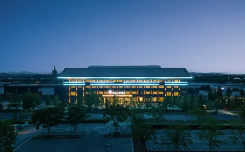 Huayu Mercure Hotel (Fengcheng Love Flower Town)