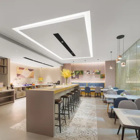 Homeinn Selected Hotel (Kuqa Changning Road)