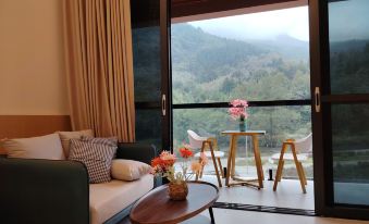 Shanjian Huayu Private Hot Spring Homestay Hotel (Xiling Snow Mountain)