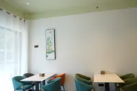 GreenTree Zhi Xuan Hotel (Zhongshan Road Home Number Commercial Building)