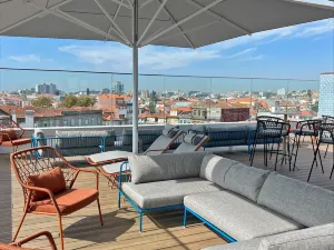 Wine & Books Porto Hotel