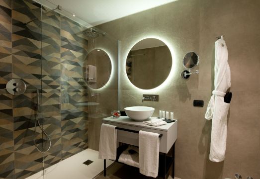 두오모 아파트먼트 거실