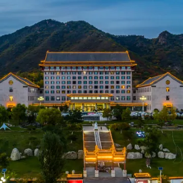 Chengde Jinshuiwan Hot Spring Resort Hotels near Sacrifice Site of Martyr Dong Cunrui