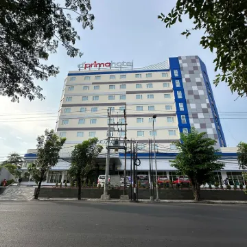 d'primahotel Jemursari Surabaya Hotels near Gunung Anyar