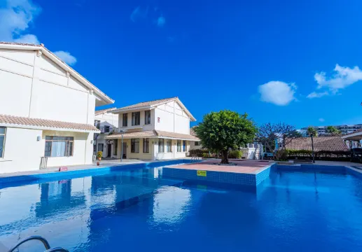 โรงแรมย่าหลี่ เมาเทนเลค ซานย่า อ่าวยาลอง