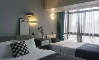 XYK HOME & BAR-Daily Coffee Night Wine Health Apartment (Xi'an City Wall Yongning Gate Subway Shop)