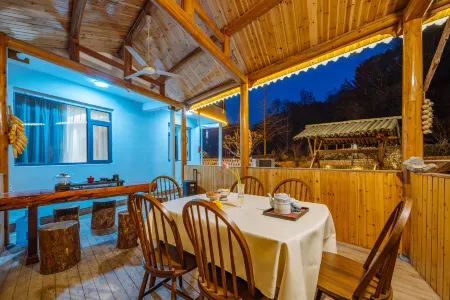 Floral Hotel·Jiuhua Mountain Changlong Mountain Foot hotel Отели рядом с достопримечательностью «Lotus Peak»