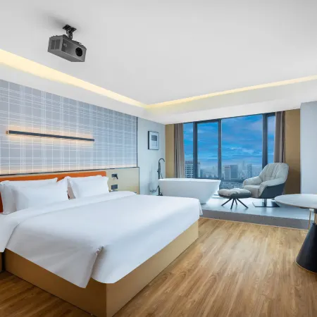 Lanting Garden Hotel (Honggutan Wanda Plaza)