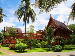 Baansuan Amphawan Resort