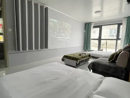 Shidi Fengshe Homestay (Gongliu County Wetland Park) Отели в г. Гунлюй