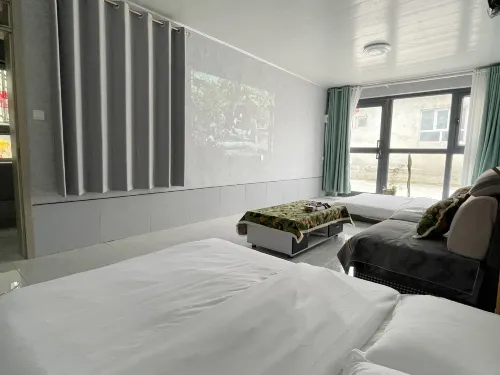 Shidi Fengshe Homestay (Gongliu County Wetland Park)