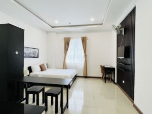 Phuong Dong Hotel and Apartment