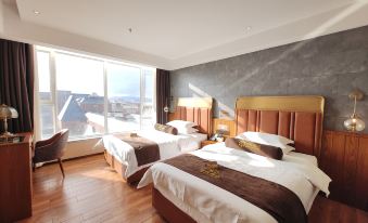 Zhuoyue Hotel (Tacheng Zhuoyue Parkson Shopping Park)