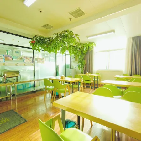 Tianyuan Boutique Hotel (Yanjin County Government)