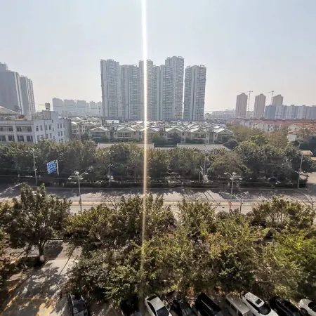 Jingtone Hotel (Laibin City Square Wal-Mart Binjiangyuan)