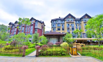 Guoxin Hot Spring Hotel (Erdao Baihe Changbaishan Railway Station)
