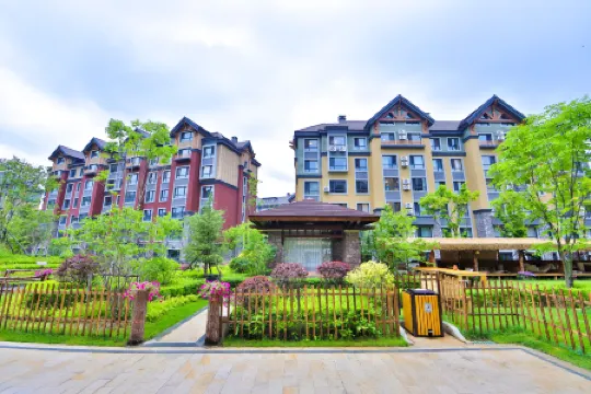 Guoxin Hot Spring Hotel (Erdao Baihe Changbaishan Railway Station)