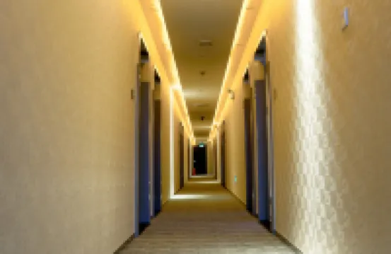 Zsmart Hotel (Shanghai West Nanjing Road Meilongzhen Plaza)