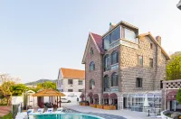 Sanmengji Seaview Pool Vacation Homestay (Laoshan Scenic Area Branch) Các khách sạn gần Shenqing Palace Relic Site