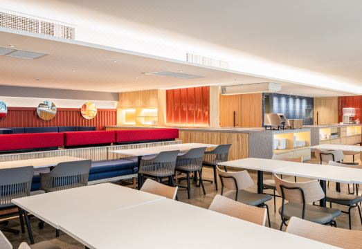 3. 블루 히포 호텔..