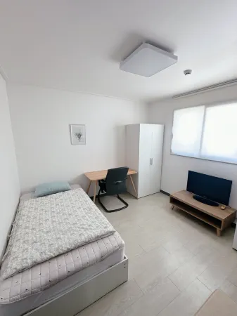 Yolo House