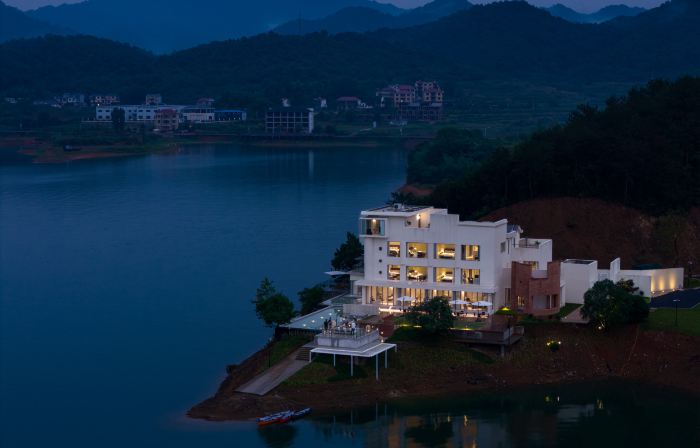 VOLVER RESORT