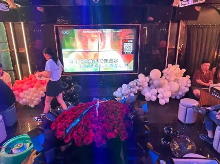 Hanyuan Zunhuang Smart Hotel Отели рядом с достопримечательностью «Hanyuan Lake Wetland Park - Campsite»