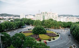 Xunwu Yijia Business Hotel