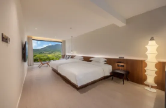 Xian Ju Bu Bu Shan Su (Oil Bottle Science Store)